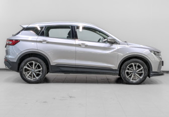 Подержанный автомобиль Geely Coolray 2022 года (4 фото)