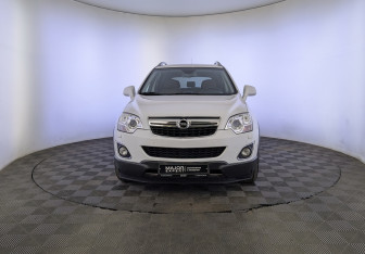 Подержанный автомобиль Opel Antara 2014 года (2 фото)