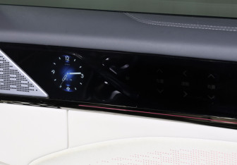 Подержанный автомобиль Zeekr 009 2023 года (17 фото)