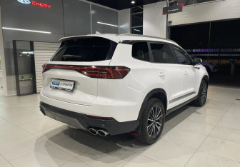 Подержанный автомобиль Chery Tiggo 8 Pro Max 2023 года (4 фото)