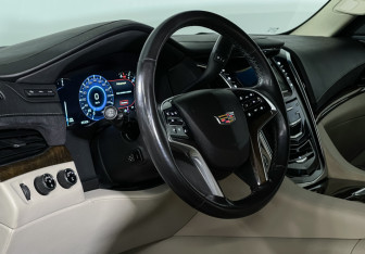 Подержанный автомобиль Cadillac Escalade Suv 2018 года (12 фото)
