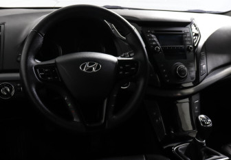 Подержанный автомобиль Hyundai i40 Sedan 2013 года (11 фото)