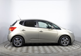 Подержанный автомобиль Kia Venga 2016 года (4 фото)