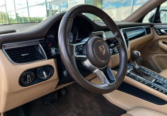 Подержанный автомобиль Porsche Macan 2016 года (13 фото)