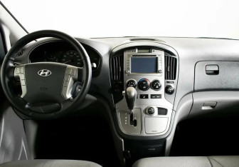 Подержанный автомобиль Hyundai Grand Starex 2014 года (6 фото)