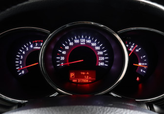 Подержанный автомобиль Kia Sorento 2010 года (7 фото)