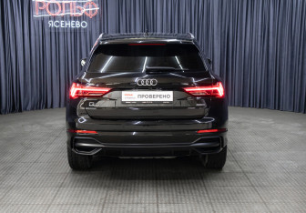 Подержанный автомобиль Audi Q3 2020 года (6 фото)