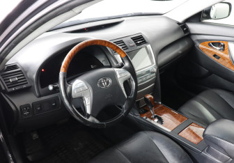Подержанный автомобиль Toyota Camry Sedan 2008 года (7 фото)