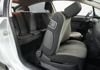 Подержанный автомобиль Citroen C4 Hatchback 2008 года (12 фото)