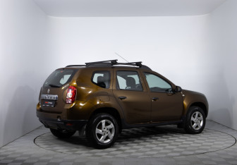 Подержанный автомобиль Renault Duster 2012 года (5 фото)