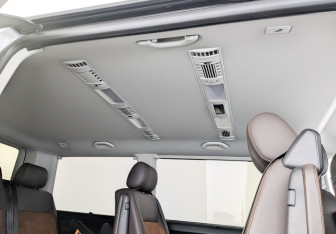 Подержанный автомобиль Volkswagen Multivan 2020 года (23 фото)