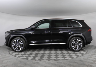 Подержанный автомобиль Geely Monjaro 2023 года (8 фото)