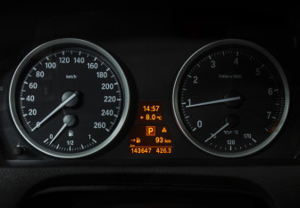 Подержанный автомобиль BMW X6 2012 года (11 фото)