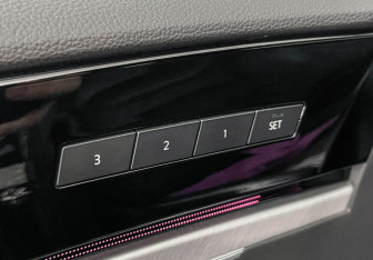 Подержанный автомобиль Volkswagen Touareg 2019 года (17 фото)