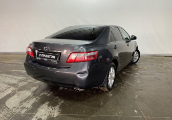 Подержанный автомобиль Toyota Camry Sedan 2010 года (6 фото)