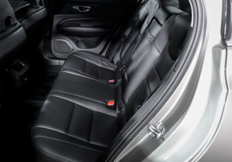Подержанный автомобиль Volvo S60 2019 года (10 фото)