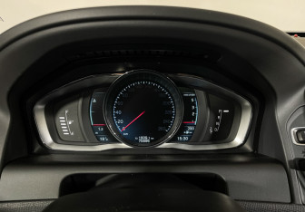 Подержанный автомобиль Volvo XC60 2014 года (11 фото)