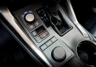 Подержанный автомобиль Lexus NX 2014 года (24 фото)