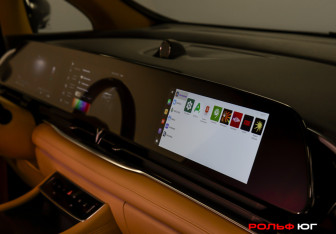 Подержанный автомобиль Voyah Dream 2023 года (18 фото)