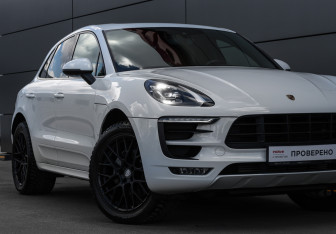 Подержанный автомобиль Porsche Macan 2018 года (21 фото)