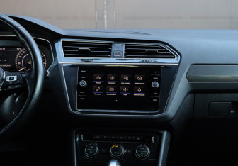 Подержанный автомобиль Volkswagen Tiguan 2018 года (12 фото)
