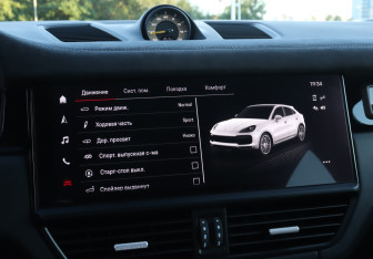 Подержанный автомобиль Porsche Cayenne 2021 года (18 фото)