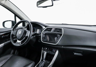 Подержанный автомобиль Suzuki SX4 Hatchback 2014 года (7 фото)