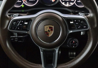 Подержанный автомобиль Porsche Cayenne 2019 года (15 фото)