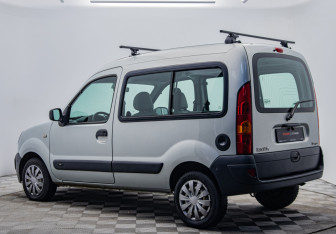 Подержанный автомобиль Renault Kangoo 2008 года (3 фото)