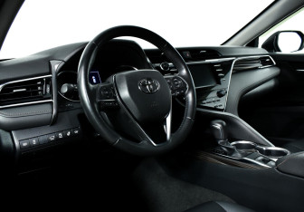 Подержанный автомобиль Toyota Camry Sedan 2020 года (11 фото)