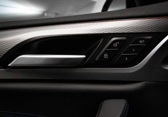 Подержанный автомобиль BMW X4 2019 года (14 фото)