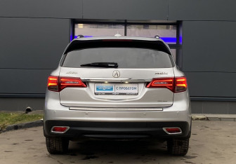Подержанный автомобиль Acura MDX 2014 года (6 фото)