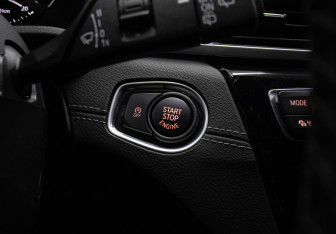 Подержанный автомобиль BMW X2 2021 года (21 фото)