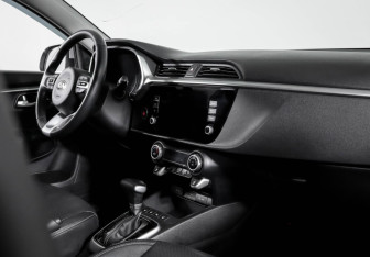 Подержанный автомобиль Kia Rio Hatchback 2020 года (9 фото)