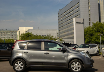 Подержанный автомобиль Nissan Note 2011 года (3 фото)