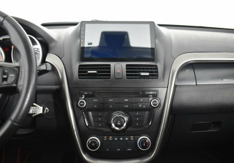 Подержанный автомобиль FAW Besturn X80 2017 года (11 фото)