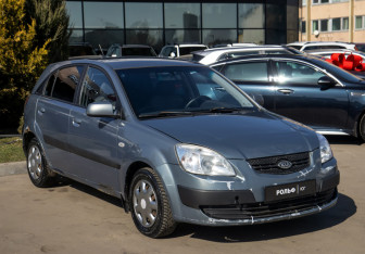 Подержанный автомобиль Kia Rio Hatchback 2009 года (2 фото)