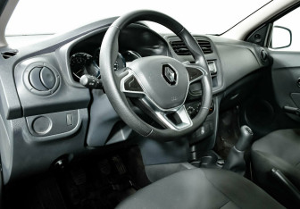 Подержанный автомобиль Renault Logan Sedan 2021 года (11 фото)