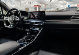 Подержанный автомобиль Kia K5 2021 года (9 фото)