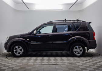 Подержанный автомобиль SsangYong Rexton 2008 года (2 фото)
