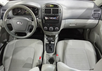 Подержанный автомобиль Kia Cerato Sedan 2008 года (11 фото)