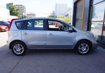 Подержанный автомобиль Nissan Note 2006 года (4 фото)