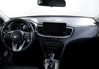 Подержанный автомобиль Kia Ceed Wagon 2020 года (8 фото)