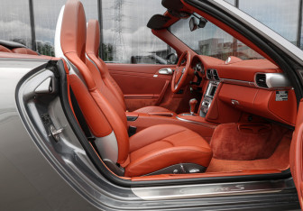 Подержанный автомобиль Porsche 911 Convertible 2007 года (11 фото)