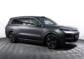 Подержанный автомобиль LiXiang L9 2023 года (3 фото)