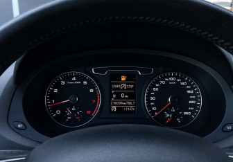 Подержанный автомобиль Audi Q3 2012 года (22 фото)