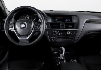 Подержанный автомобиль BMW X3 2014 года (12 фото)