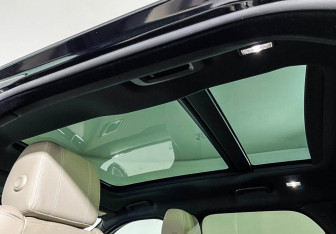 Подержанный автомобиль Land Rover Range Rover Velar 2019 года (18 фото)