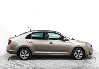 Подержанный автомобиль Skoda Rapid Liftback 2018 года (4 фото)