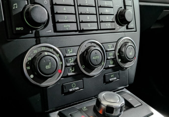 Подержанный автомобиль Land Rover Freelander 2010 года (21 фото)